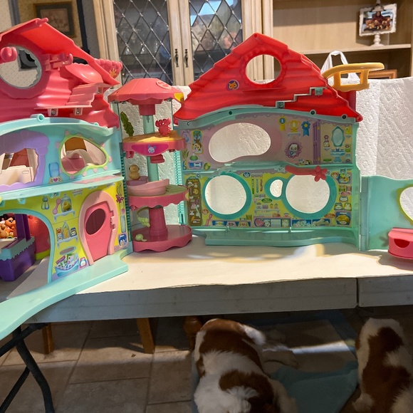 Biggest littlest pet shop playhouse - Picture 1 of 2